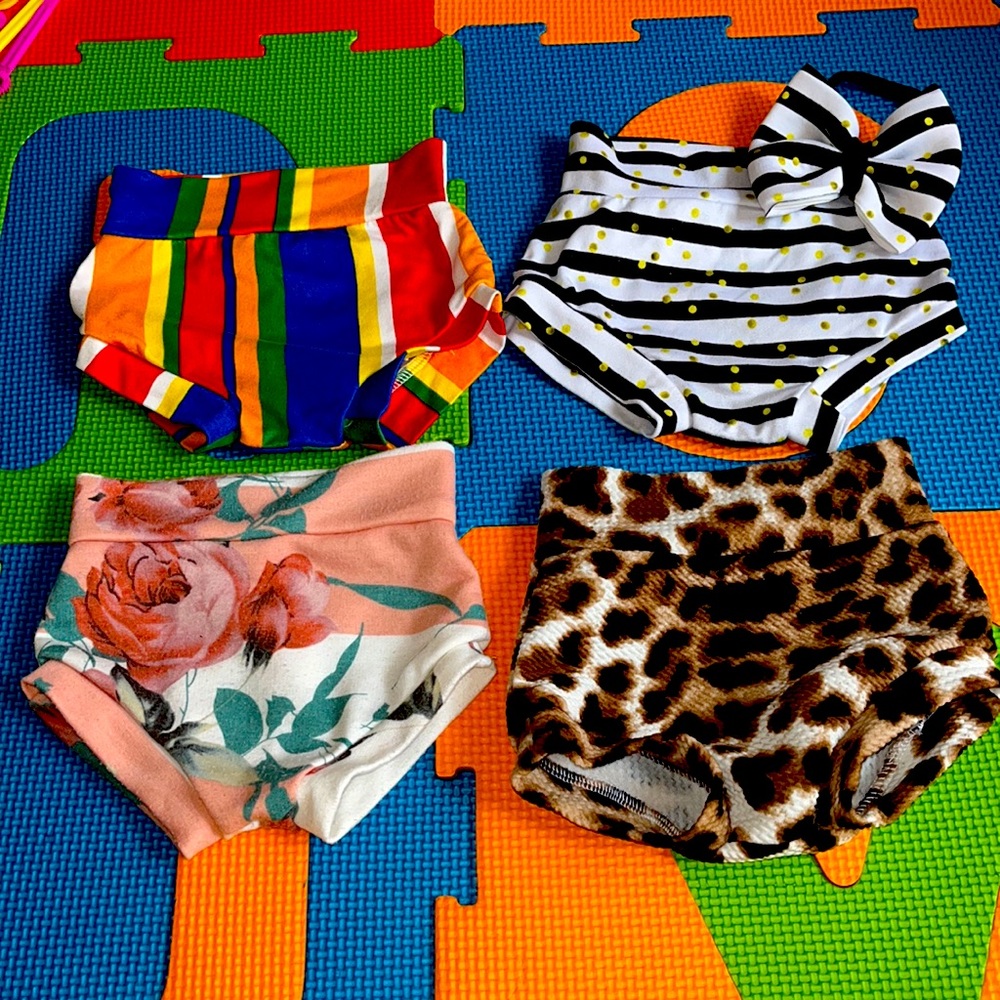 Set of 4 girls shorts with Bow included!